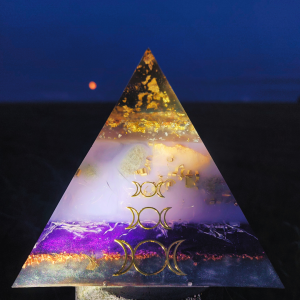 mond-pyramide_3